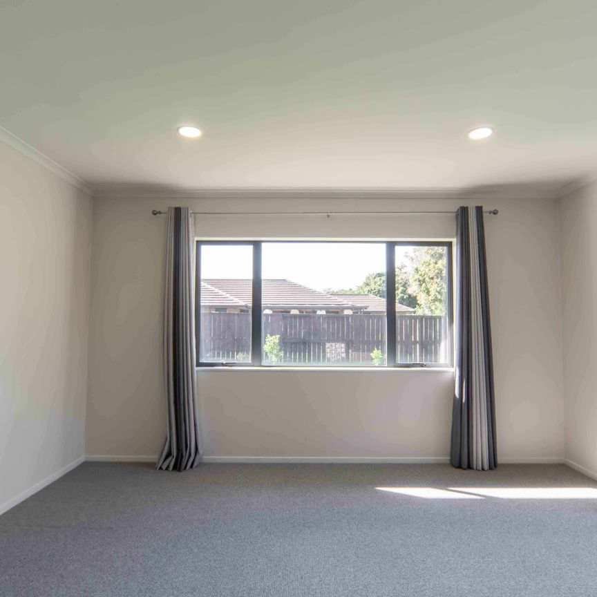 Spacious Family Living in Quiet Cul-de-Sac - Photo 1