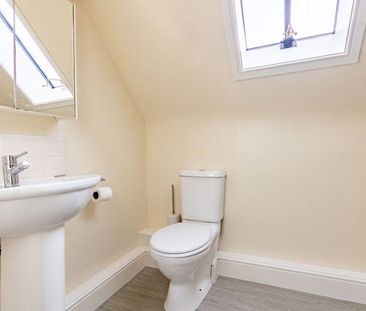 2 bedroom semi-detached house to rent - Photo 5