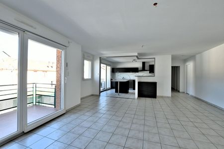 Location Appartement 6 pièces 136m² GOLBEY 88190 - Photo 2