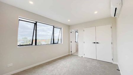 17B Hedley Road, Mount Roskill - Photo 4