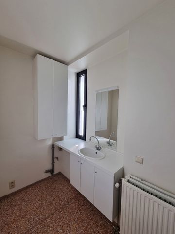 Handelsgelijkvloers met keuken & toilet in centrum Meise! - Foto 4