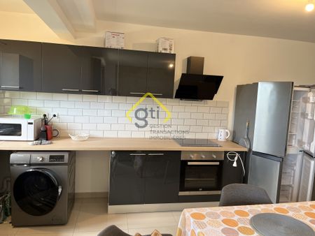 Location Appartement 4 pièces 81m² STE MARIE 97438 - Photo 5