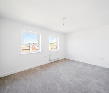 3 bedroom semi-detached house to rent - Photo 2