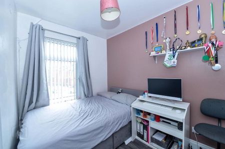 39 Loughlea, Belfast, BT5 4PA - Photo 5