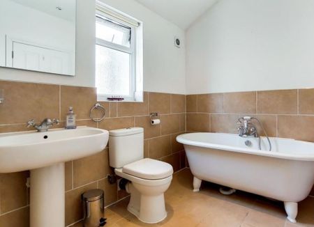 Room in a Shared House, Scawen Road, SE8 - Photo 2