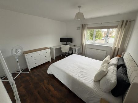 3 bedroom end of terrace house to rent - Photo 3
