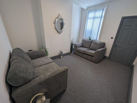 2 bedroom house to rent - Photo 1