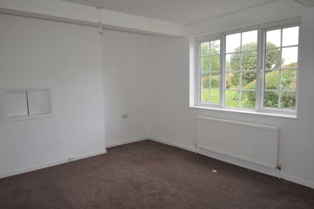 2 bedroom Apartment - GUESSENS COURT, WELWYN GARDEN CITY. - Photo 5