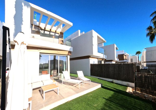 425 Villamartin Paradise