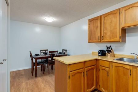 Renovated Suite - 2 Bedroom - Photo 3