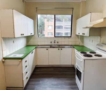 Spacious Two Bedroom Unit - Photo 6