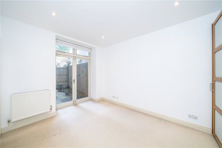 Earls Court Square, Earls Court, SW5, London - Photo 3