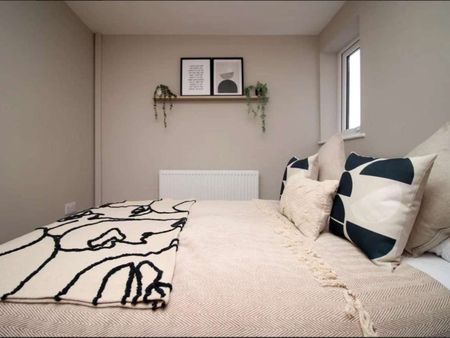 Room in a Shared House, Victoria Road Room 5 - Photo 4