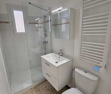 Location Appartement 2 pièces 33m² LE BEAUSSET 83330 - Photo 4