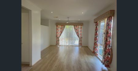 21 Currajong Street, Calamvale, Qld 4116 - Photo 5