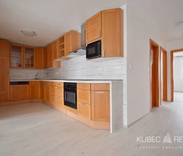Pronájem bytu 4+kk, Lužnická 1048 - Photo 2