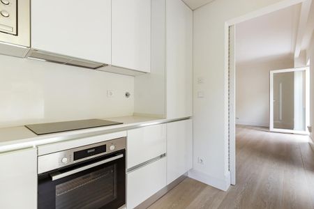 2 Bedroom Apartment, Lisboa - Photo 3