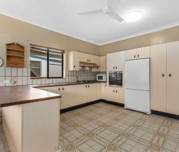 Full Brick Home & Granny Flat in Hurstville Public School Catchment - Photo 6