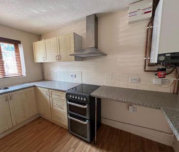 2 bedroom end of terrace house to rent - Photo 6