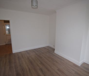 To Let 2 Bed Mid Terraced House - Photo 4