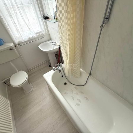 Brunswick Hill, Reading - Photo 4