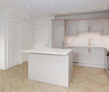 3 bedroom end of terrace house to rent - Photo 3