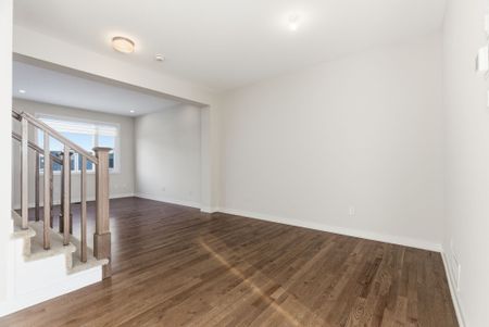 For Lease - 574 Oldenburg Avenue, Stittsville - Munster - Richmond, Ontario - Photo 2