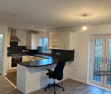 2 bedroom flat to rent - Photo 3