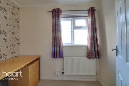 4 bedroom semi-detached house to rent - Photo 4