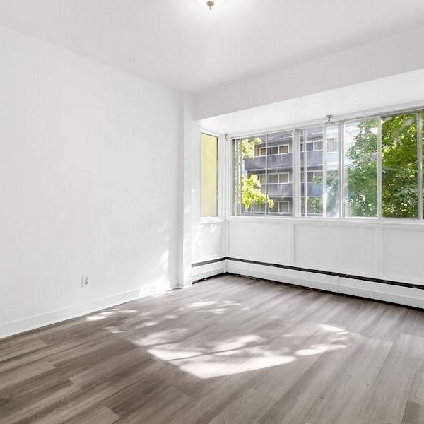 3465 Hutchison Street, Montréal, QC - Photo 1