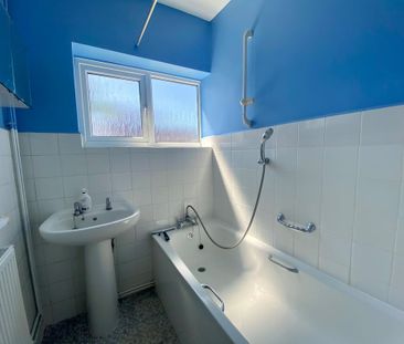 3 bedroom detached bungalow to rent - Photo 5