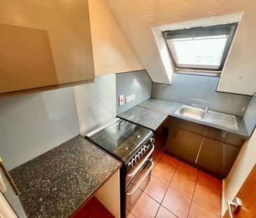 Roseville Close, Norwich - Photo 1