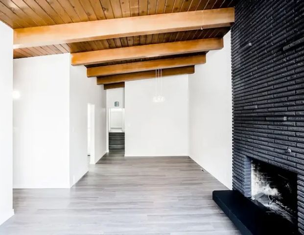 **RENOVATED BRIDGELAND BEAUTY l AMAZING LOCATION" | Calgary - Photo 1