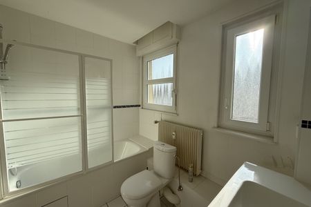 2 pièces lumineux avec balcon Quartier Marne / Observatoir - Photo 3