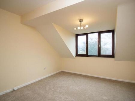 4 bedroom detached house to rent - Photo 3