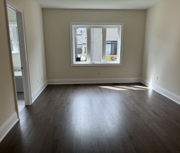For Lease - 84 Tempel Street, Richmond Hill, Ontario - Photo 1
