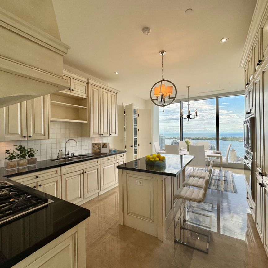 For Lease - 183 Wellington Street Unit# 3404, Toronto, Ontario - Photo 1