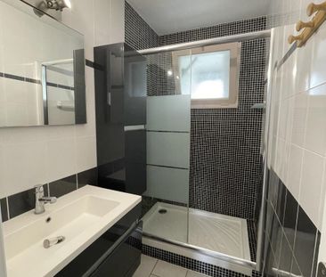 A LOUER REZE CHATEAU - Appt T4 - 72 m2 - 3ème étage - calme - Photo 6