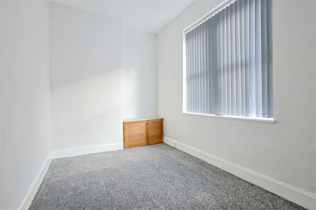 2 bedroom Flat to rent in Ripon Street, Gateshead - Photo 3