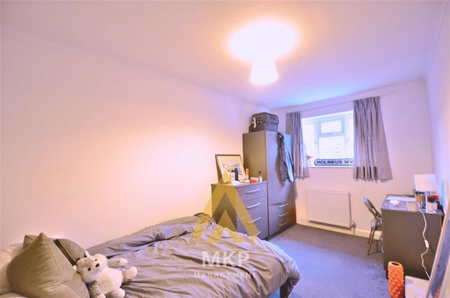 8 bedroom detached house to rent - Photo 5