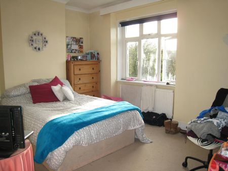 3 bedroom terraced house to rent - Photo 2