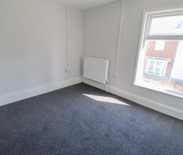 3 bedroom maisonette to rent - Photo 3