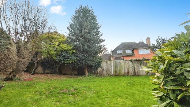 4 bedroom semi-detached house to rent - Photo 1