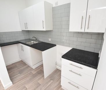 2 bedroom ground floor flat to rent - Photo 1