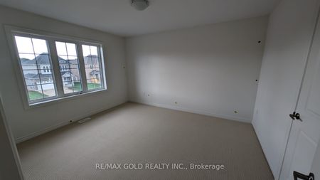 For Lease - 230 Mckenzie Drive, Clearview, Ontario - Photo 4