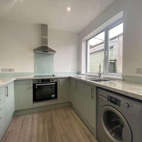 Penyrallt Avenue, Litchard, Bridgend, CF31 - Photo 1