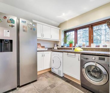 3 Bed Detached House, Tempest Road, LE4 - Photo 3