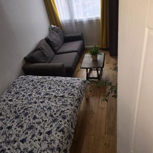 1 bedroom in a flat share to rent - Photo 2