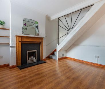 2 bedroom semi-detached house to rent - Photo 3