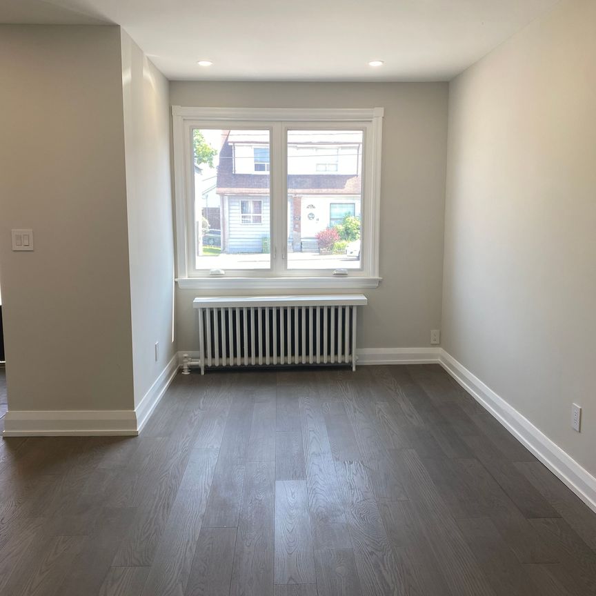 For Lease - 2448 Gerrard Street Unit# Upper, Toronto, Ontario - Photo 1